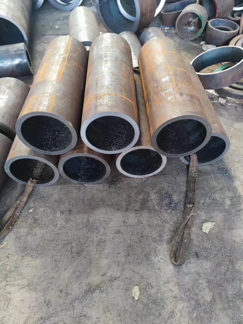 青河青河青河12Cr1MovG无缝钢管切割